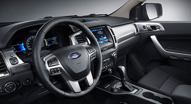 2018 Ford Everest interior