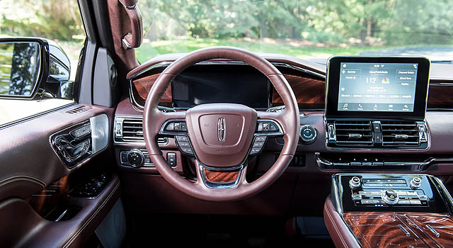 2019 Lincoln Navigator interior