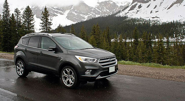 2019 Ford Escape titanium