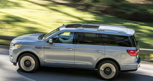 2019 Lincoln Navigator Hybrid exterior