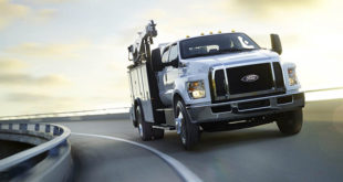 2019 Ford F-750 front