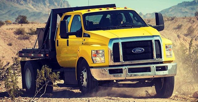 2019 Ford F-650 front