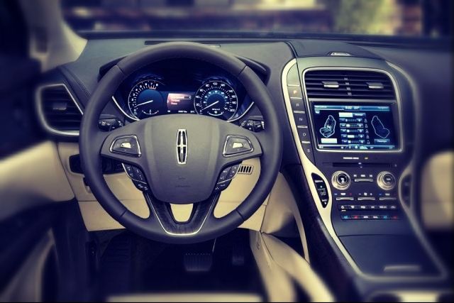 2019 Lincoln MKT interior