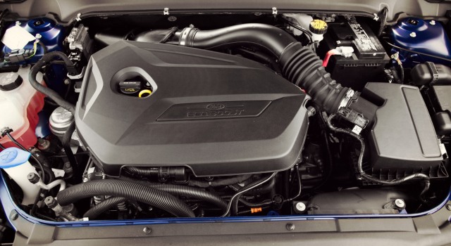 2020 Lincoln Town Car engine