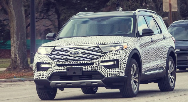 2020 Ford Explorer Platinum spy shots