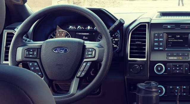 2020 Ford F-550 interior