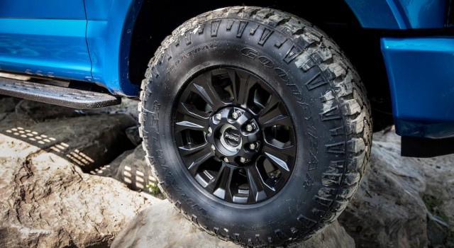 2020 Ford F-Series Super Duty Tremor tires