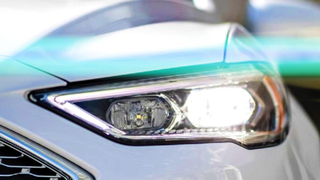 2020 Ford Fusion Hybrid headlights