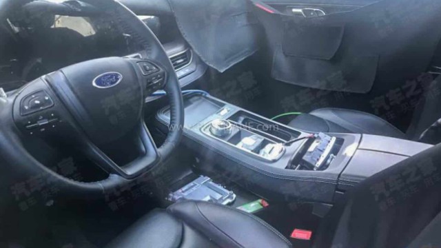 2021 Ford Endeavour interior