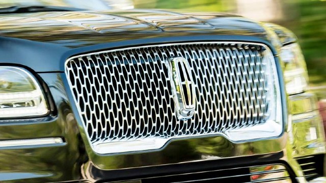 2021 Lincoln Navigator grille