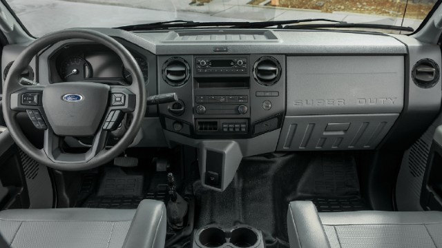 2021 Ford F-750 interior