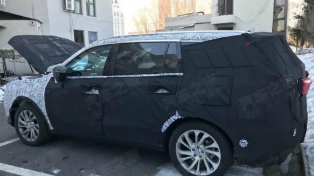 2022 Ford Endeavour spy photos - Ford Tips