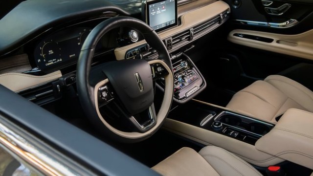 2022 Lincoln Corsair Interior