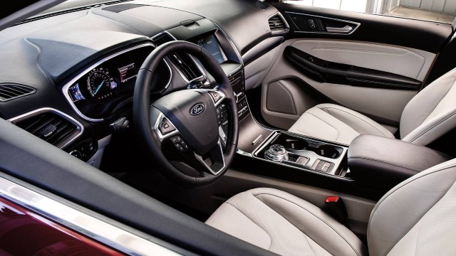 2023 Ford Edge interior