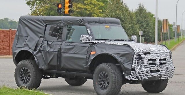 2023 Ford Bronco Warthog exterior