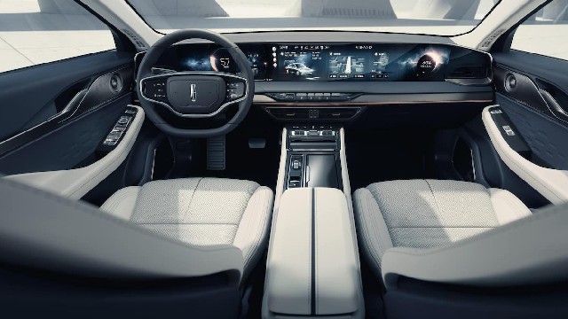 2023 Lincoln Zephyr interior