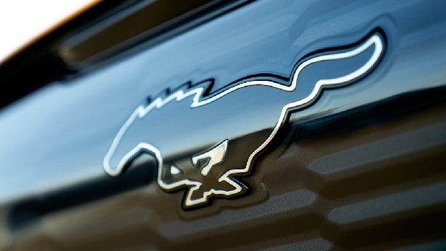 2023 Ford Mustang AWD Hybrid mpg