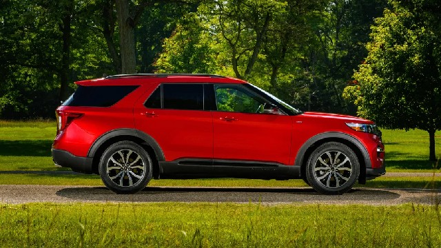 2023 Ford Explorer ST Line colors