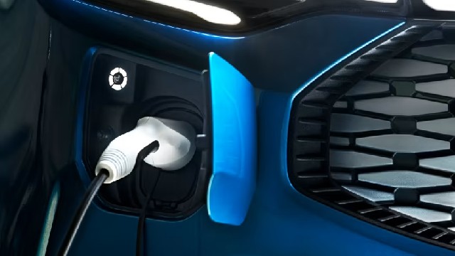 2024 Ford E-Transit Custom Electric Van charger