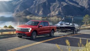 2024 Ford F-150 Lightning towing