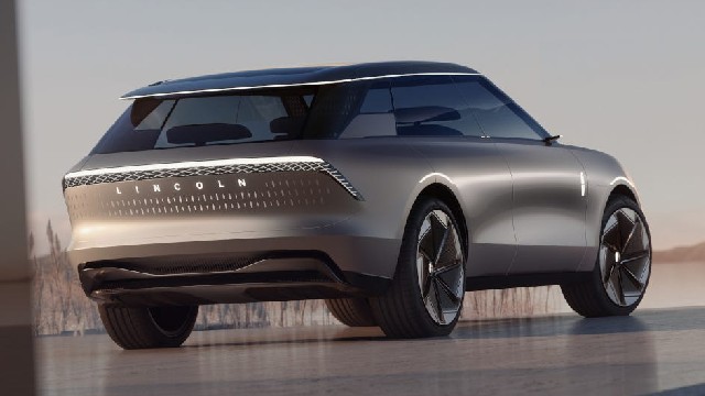 2025 Lincoln Star Electric SUV exterior