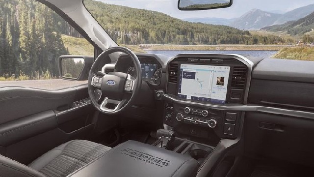 2023 Ford F-150 Heritage Edition interior