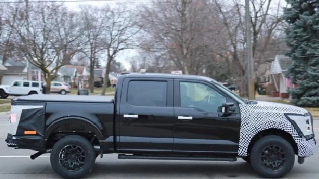 2024 Ford F-150 Lariat spy shots