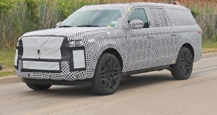 2025 Lincoln Navigator spied