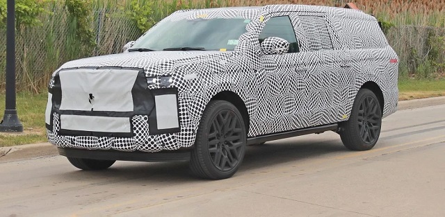 2025 Lincoln Navigator spied