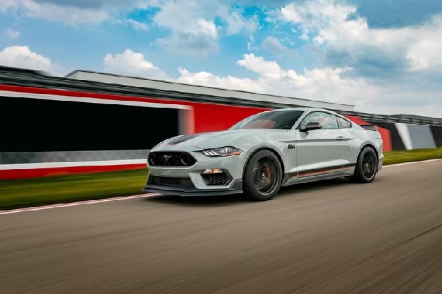 2025 ford mustang